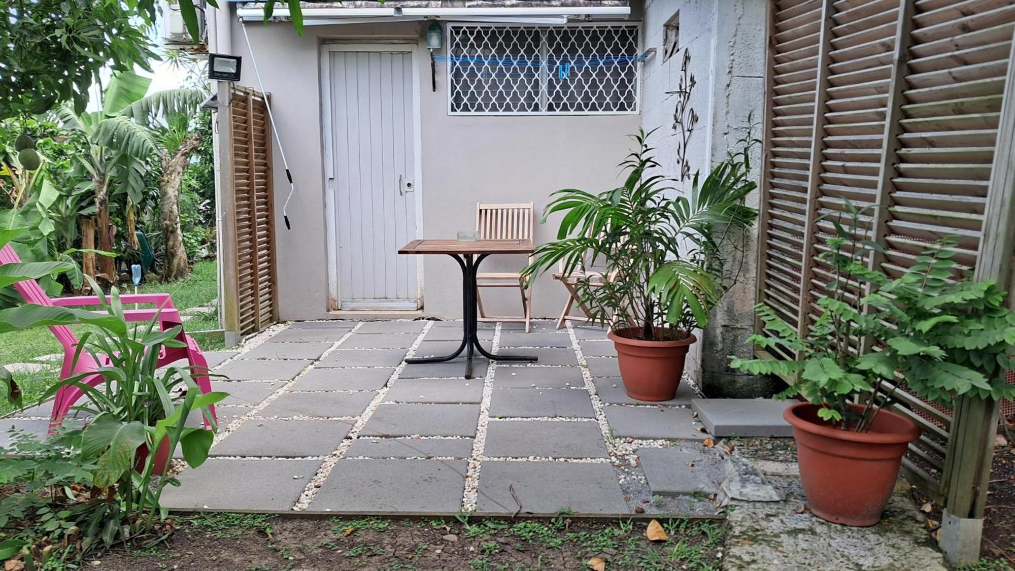 Agréable F2, jardin, garage, fibre, clim ch Fort-de-France Extérieur photo